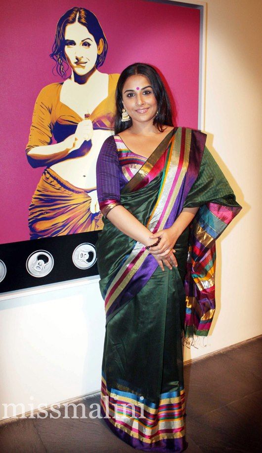 Vidya Balan with her painting by Viveek Sharma
