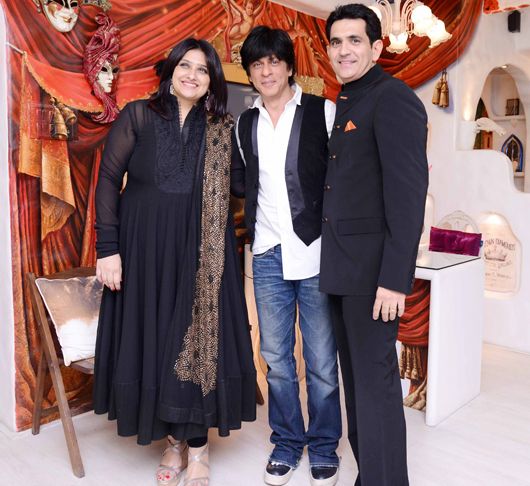 Vanita and Omung Kumar with Shah Rukh Khan