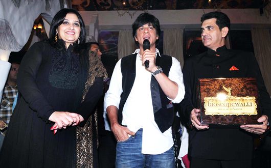 Vanita & OmungKumar with Shah Rukh Khan