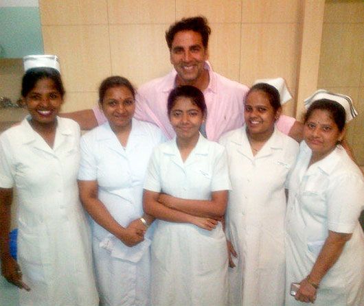 Spotted: Proud Daddy Akshay Kumar With Nurses at Breach Candy Hospital!
