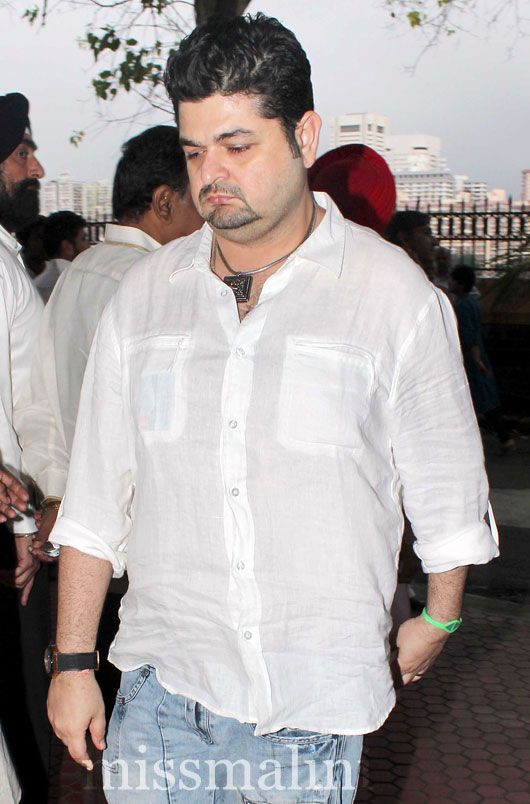 Salman Khan, Juhi Chawla &#038; Suniel Shetty Attend Vilasrao Deshmukh’s Memorial