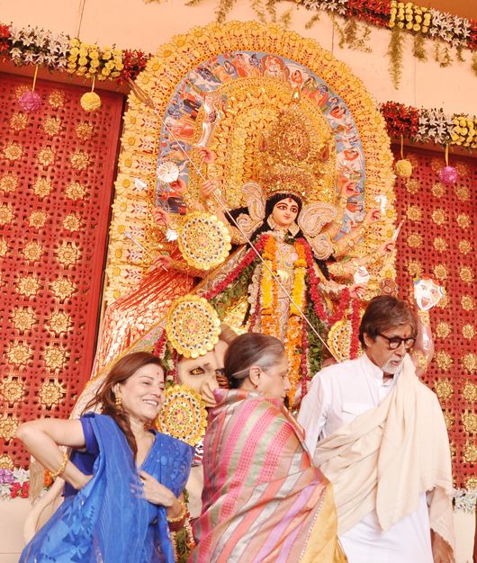 PHOTOS: Amitabh and Jaya Bachchan at DN Nagar Sarbojanik Durga Puja