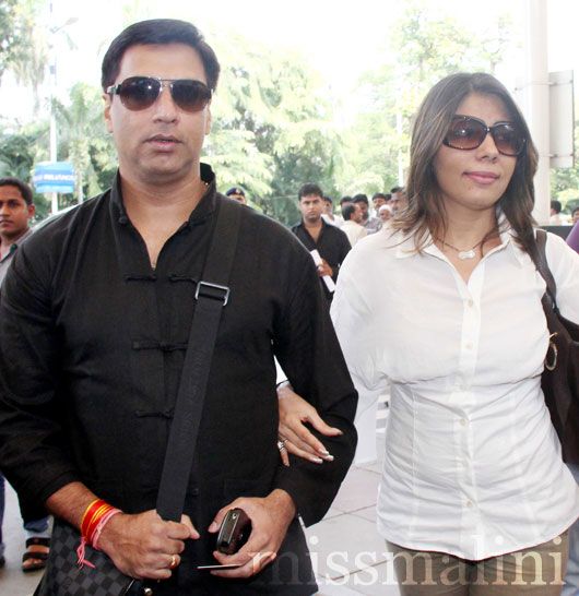 Photos: Saif Ali Khan, Kareena Kapoor, Karisma Kapoor &#038; More at Mumbai Airport!