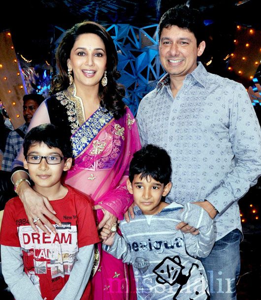 Madhuri Dixit, Dr Nene and family