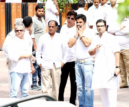 Bollywood Stars Pay Their Last Respects to Yash Chopra