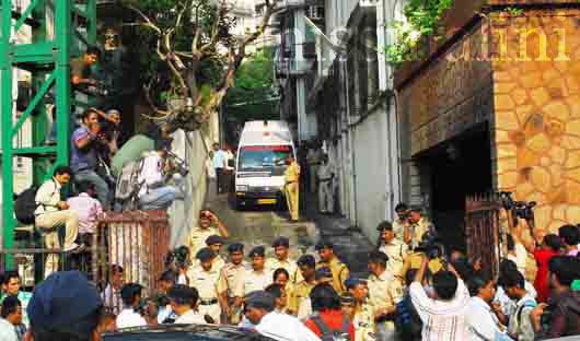Crowds outside Asha Bhosle's residence