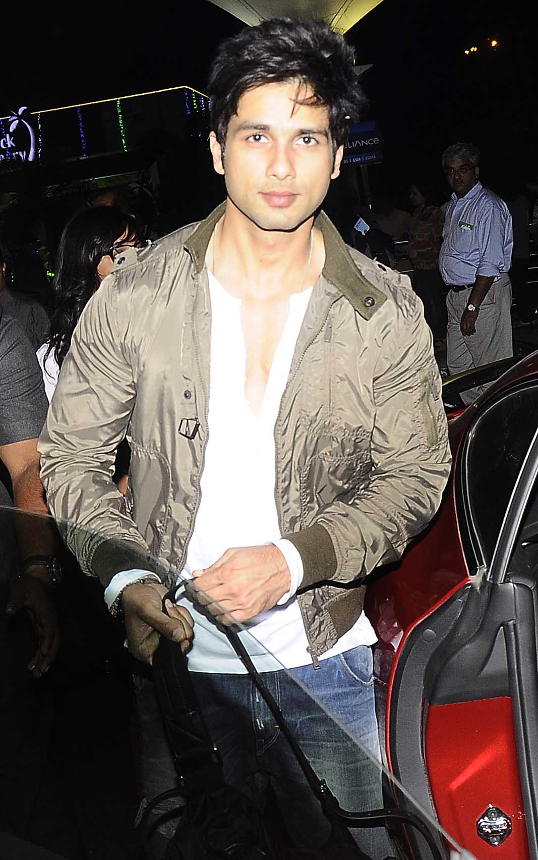 Get Shahid Kapoor’s Autumn/Winter Style. (Buy a Bomber Jacket!)