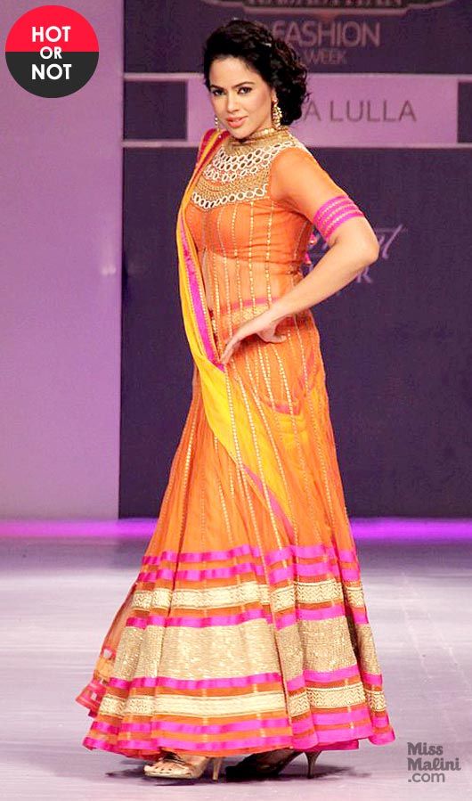 Hot Or Not? Sameera Reddy in Neeta Lulla at Rajasthan Fashion Week
