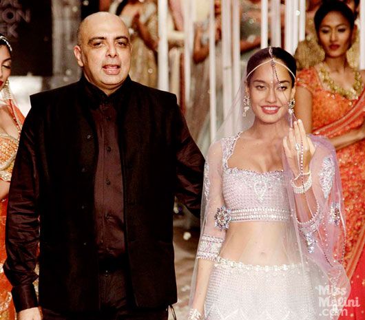 Tarun Tahiliani Closes India Bridal Week With Opulent Romance