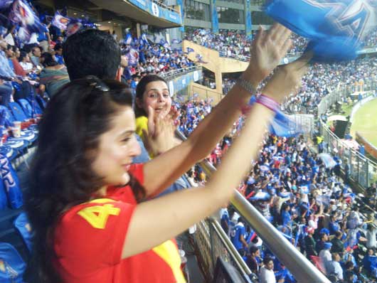 Ameesha cheering for Mumbai Indians