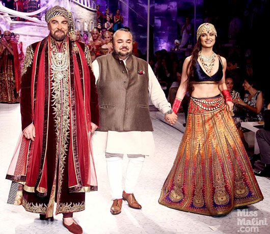 JJ Valaya Cruises in and Opens India Bridal Week’s Delhi Edition
