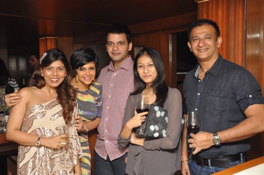 Tanaaz Bhatia, Mandira Bedi, Nachiket Barve and Surabhi, and friend