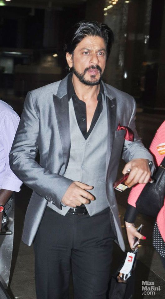 Airport Spotting: Shah Rukh Khan Arrives from New Delhi