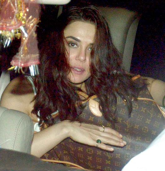 Celeb Spotting: Preity Zinta Back From Vacation