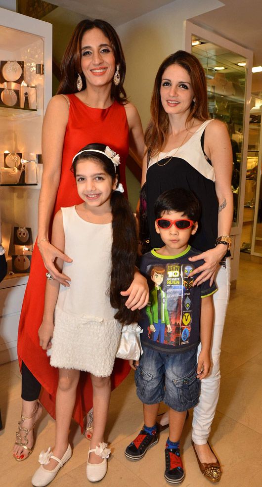 Sussanne Roshan and Farah with their kids