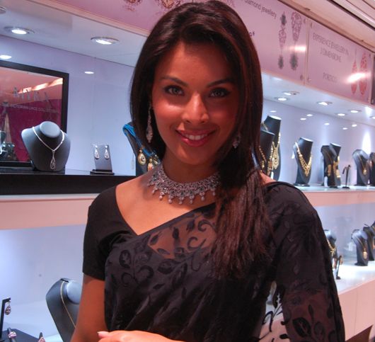 Deepti Gujral at the launch of Myra collection at the Tara Jewellers store in Jabalpur