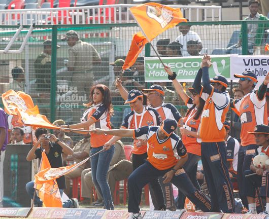 Veer Marathi vs Karnataka Bulldozers Match