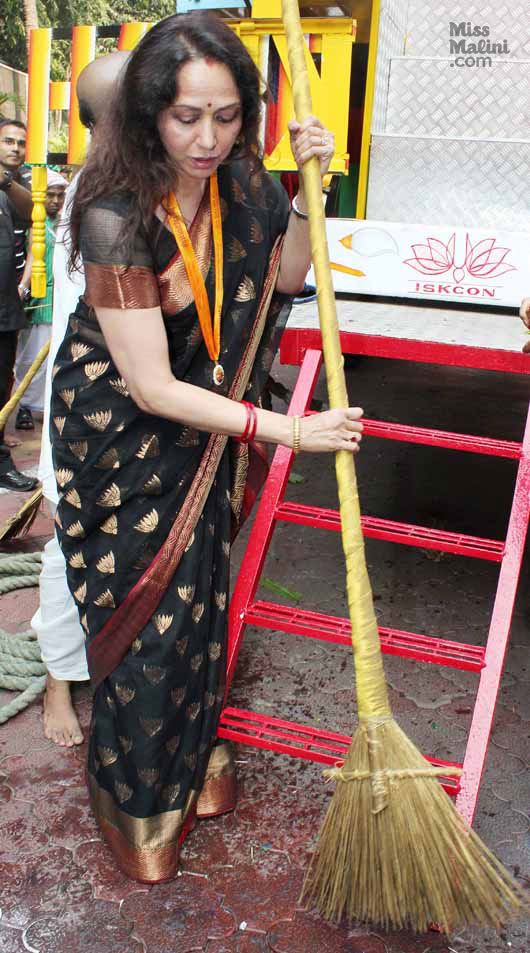 Spotted: Govinda, Hema Malini at ISKCON Rathyatra