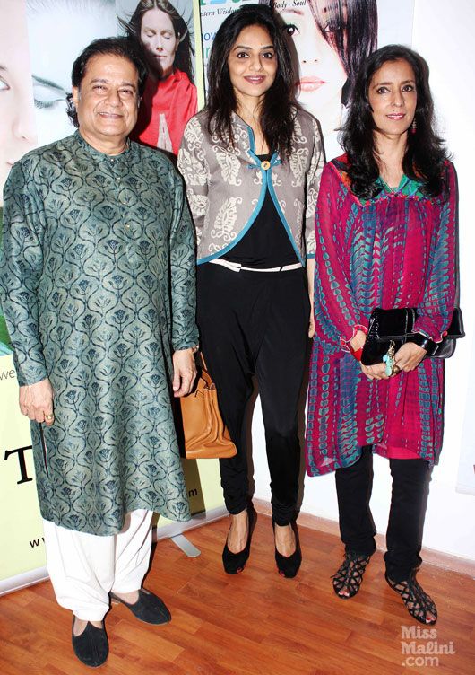 Anup Jalota with Madhoo Shah and a friend