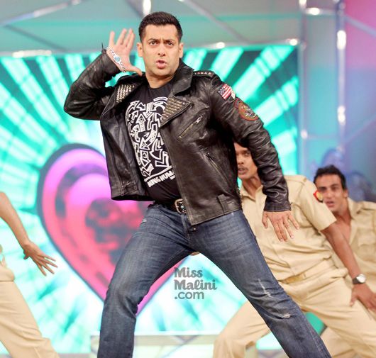 Salman Khan at the Umang Police Awards 2013
