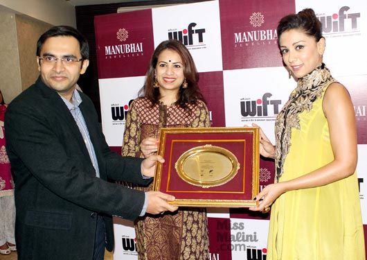 Amrita Puri receiving the ‘Woman of Substance’ award