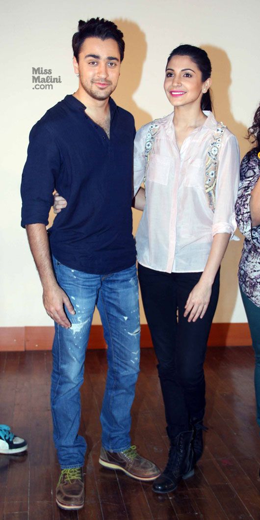 Imran Khan and Anushka Sharma at Mood Indigo 2012
