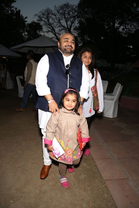 JJ Valaya with daughters