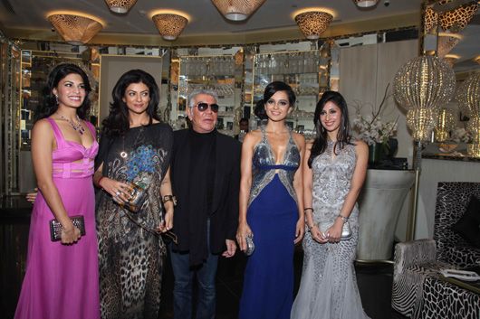 Jacqueline Fernandez, Sushmita Sen, Roberto Cavalli, Kangana Ranaut & Savitri Singh at the launch of the Roberto Cavalli flagship store in Delhi on December 8, 2012