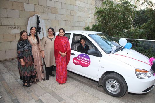 Lakshmi Nair, Arti Shetty, Nayantara Janardhan & Srimant Yashodhara Raje Scindia with the donated cab