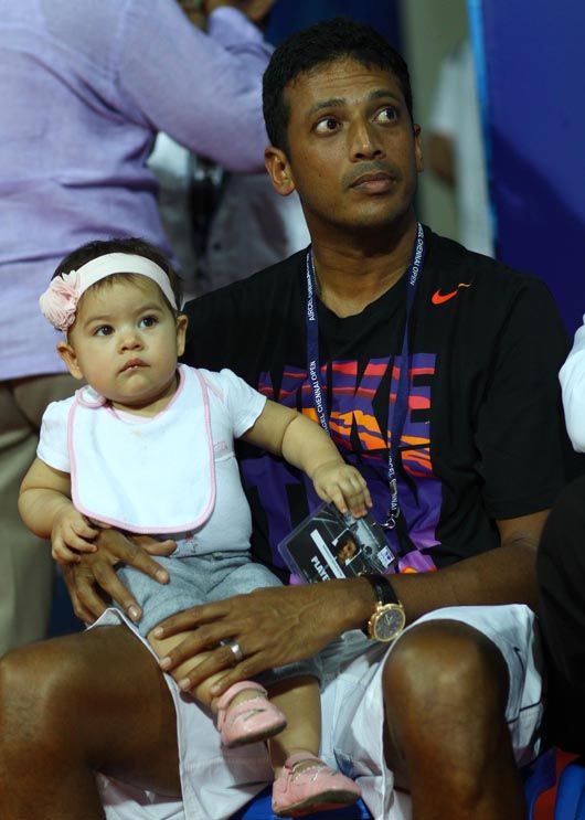 Mahesh Bhupathi with his daughter Saira at the Aircel Chennai Open 2013.