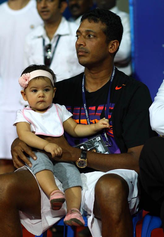 Mahesh Bhupathi with his daughter Saira at the Aircel Chennai Open 2013