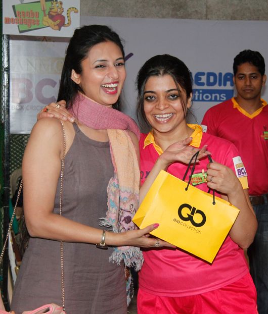 Nivedita Basu wins Woman of the Match Award
