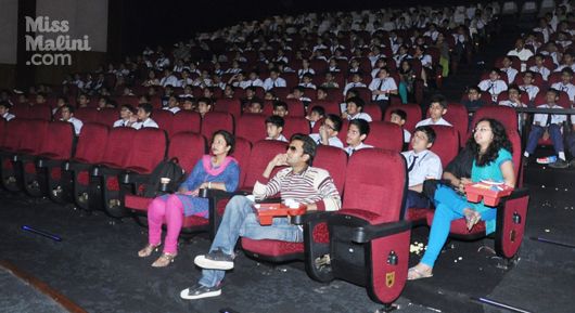 Riteish, students and teachers watching Balak Palak