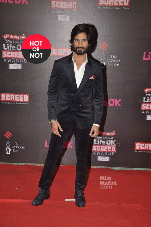 Hot or Not: Shahid Kapoor Gets Suited!