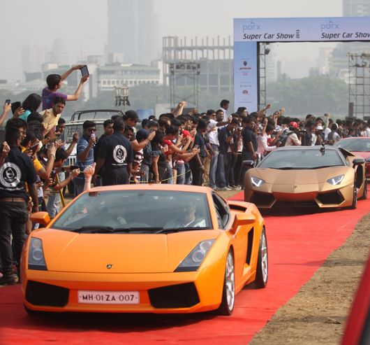 Sleek & Sexy Super Cars Mesmerize Mumbai