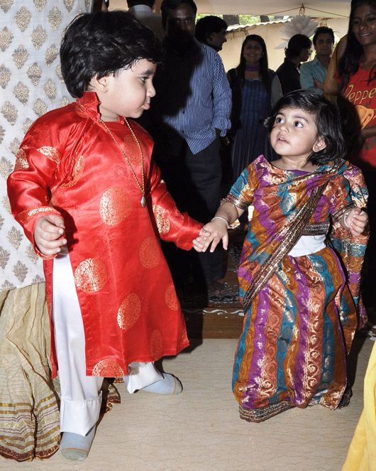 Photos: Bappi Lahiri &#038; Family Invite Celebs for Saraswati Pooja