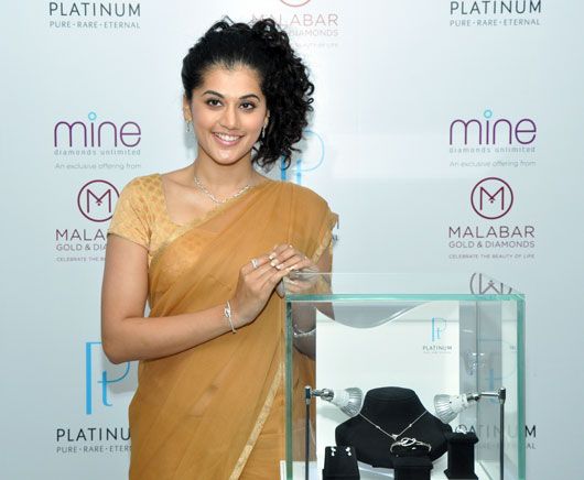 South Actress Taapsee’s Hairstyle Reminds Us of the ’80s