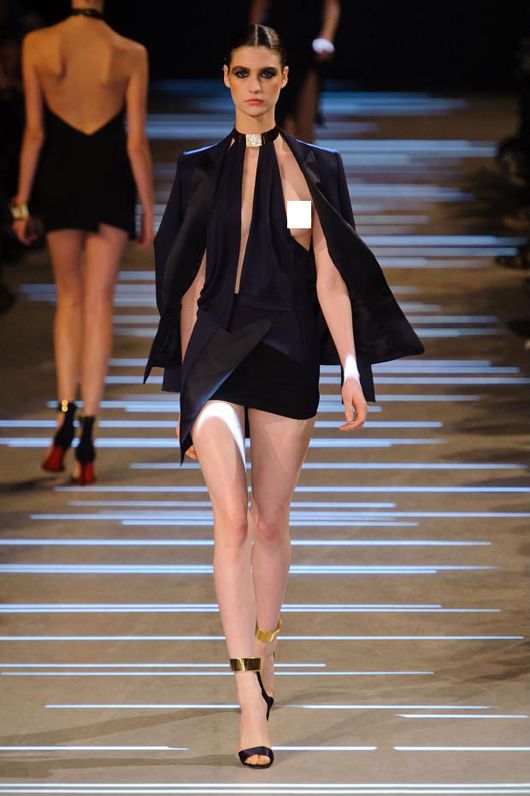 Model Suffers Serious and Embarassing Wardrobe Malfunction at Paris Fashion Week