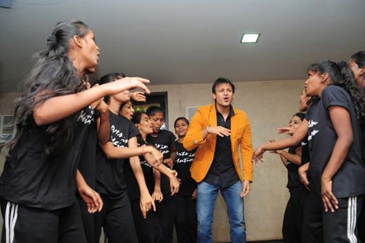 Vivek Oberoi with students