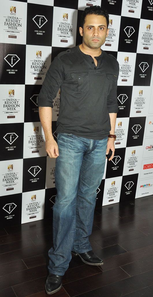 Celebrity Spotting at the IRFW2012 Bash at F.Bar in Mumbai