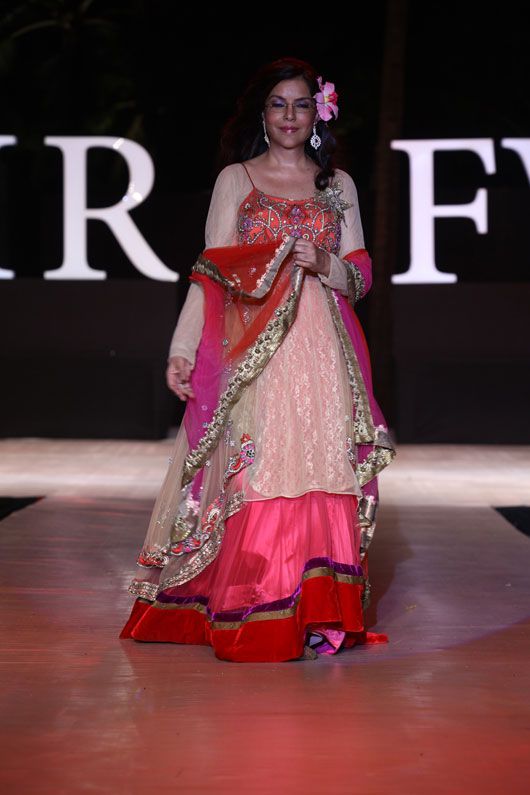 It’s Shimmer and Shine From Riyaz Gangji at IRFW 2012