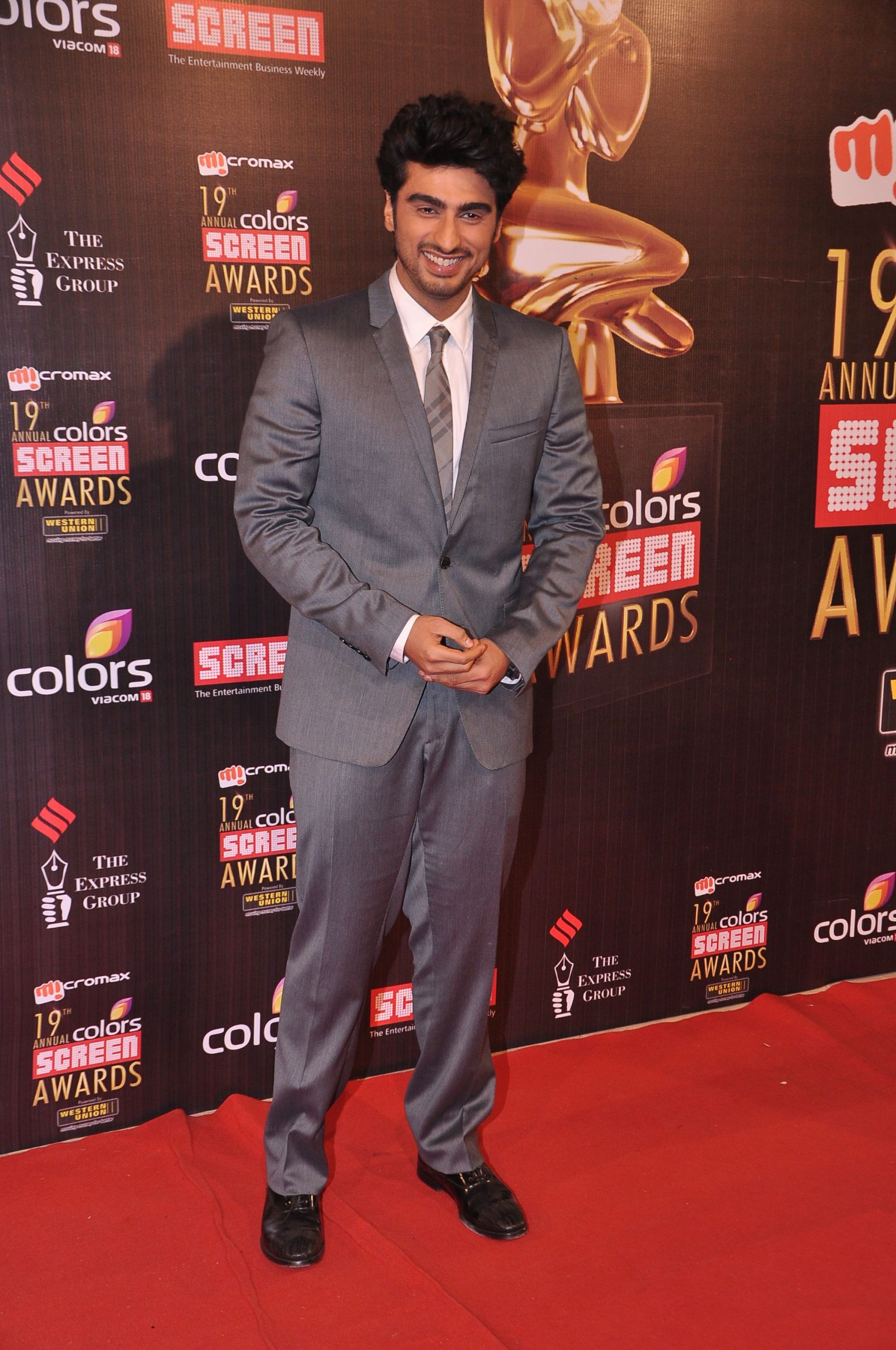 Arjun Kapoor in Burberry Tailoring at the 2013 Colors Screen Awards (Photo courtesy | Burberry)