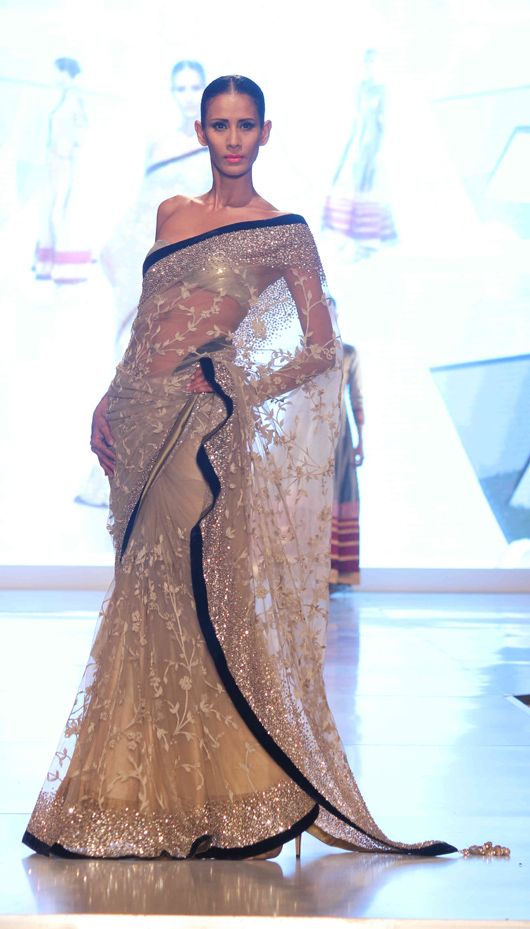 Manish Malhotra’s Dazzling Fashion Show for BMW Launch
