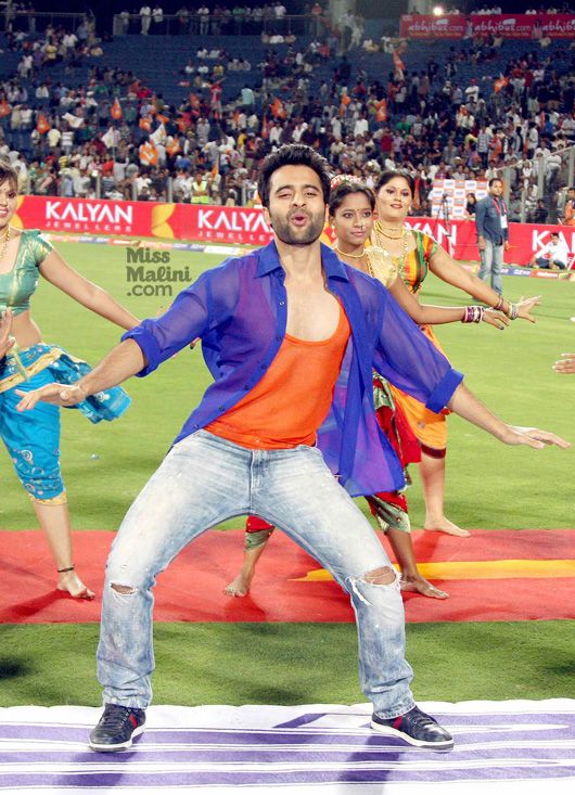 Watch: Jackky Bhagnani Does the Gangnam Style!