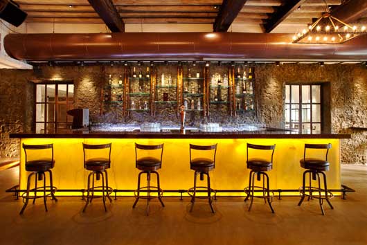 Check Out These Super #IPLHot Bar Deals at Cheval in Mumbai