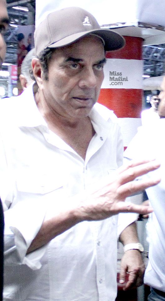 Spotted: Dharmendra at CST Station!