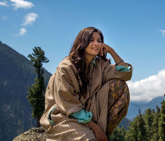 Behind the Scenes: Alia Bhatt &#038; Imtiaz Ali Shoot in Picturesque Kashmir for ‘Highway’