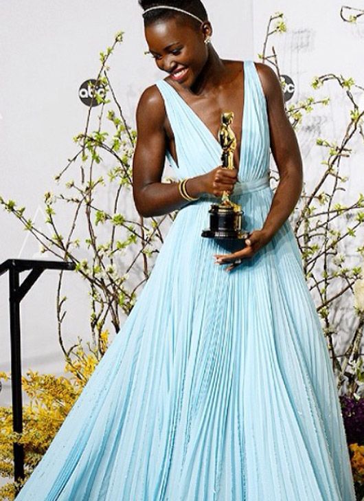 10 Memorable Women at the Oscars &#038; Their Fan Instagrammed Looks!