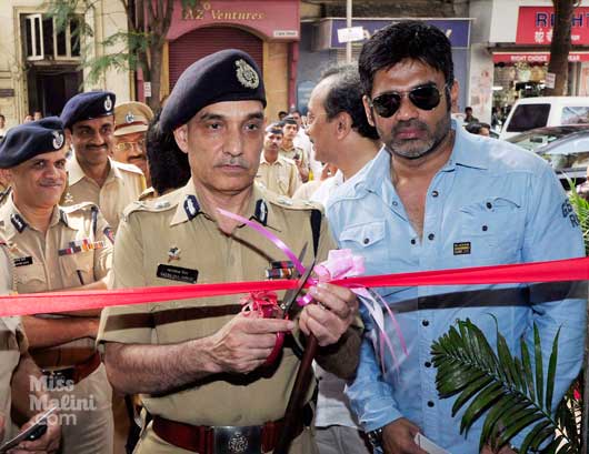Suneil Shetty, Yash Birla Lift Weights with Mumbai&#8217;s Police