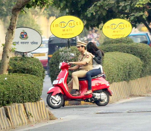 Spotted: Shahid Kapoor and Ileana D’Cruz’s Scooter Ride!